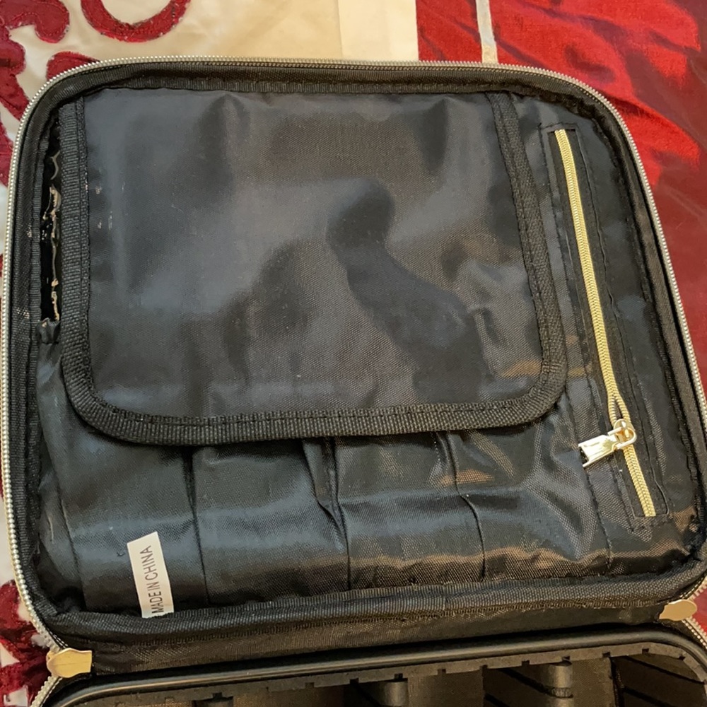 Makeup bag - Picture 3 of 4